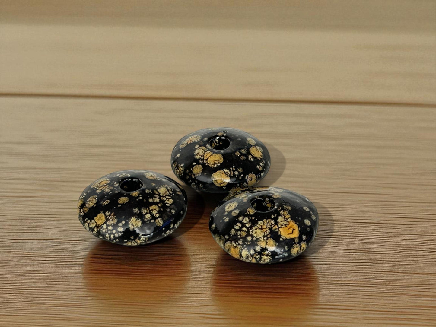 Black Amber – Minimalist Ceramic Holder for 5 mm Candles